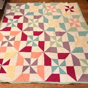 Vintage Patchwork Pinwheel Cotton Quilt - Multi-Color- Queen Size
